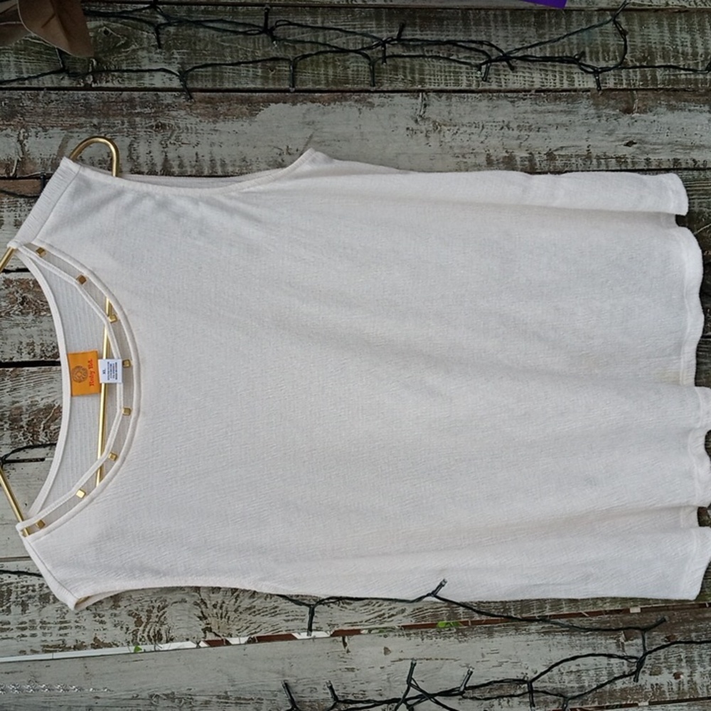 RUBY RIDGE CREAM COLORED BLOUSE